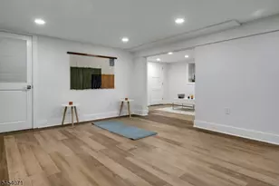 9 Crestview Ct, Montclair, NJ 07042 - Photo 35