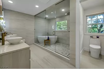 9 Crestview Ct, Montclair, NJ 07042 - Photo 19
