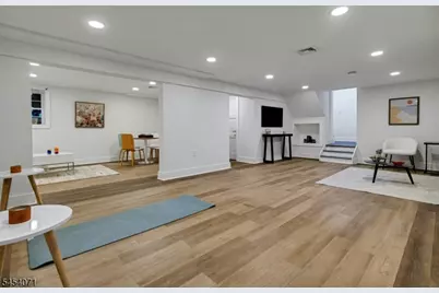 9 Crestview Ct, Montclair, NJ 07042 - Photo 33