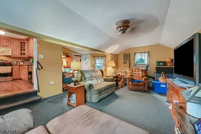 40 Wanaque Ave, Wanaque, NJ 07420 - Photo 11
