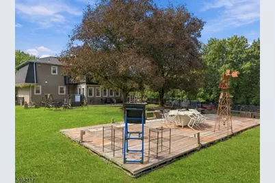225 Hockenbury Rd, Hillsborough Township, NJ 08844 - Photo 9