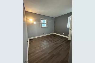 125 Rock Ln, Middlesex, NJ 08846 - Photo 11