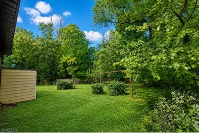 77 Independence Dr, Roselle, NJ 07203 - Photo 33