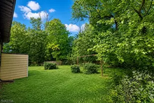 77 Independence Dr, Roselle, NJ 07203 - Photo 33
