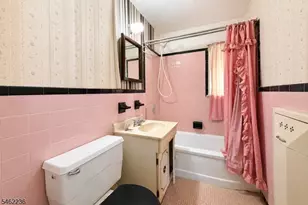 77 Independence Dr, Roselle, NJ 07203 - Photo 19