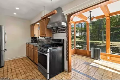 51 Valley View Ter, Wayne, NJ 07470 - Photo 11