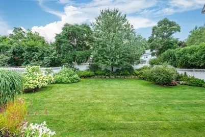 49 Meadow Ln, Bloomfield, NJ 07003 - Photo 27
