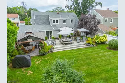 49 Meadow Ln, Bloomfield, NJ 07003 - Photo 17