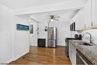 36 Park Ave, Wanaque, NJ 07420 - Photo 9