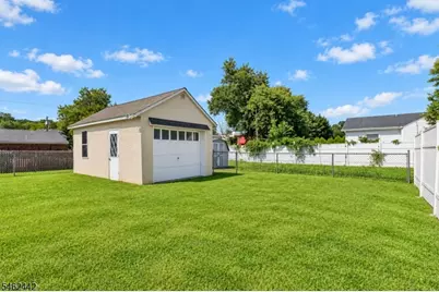 36 Park Ave, Wanaque, NJ 07420 - Photo 15