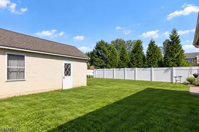36 Park Ave, Wanaque, NJ 07420 - Photo 17