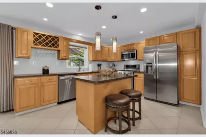 23 Meadow Dr, Little Falls Township, NJ 07424 - Photo 11