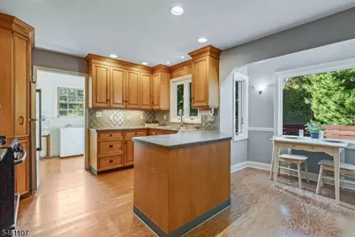 9 Canterbury Way, Morris Township, NJ 07960 - Photo 3
