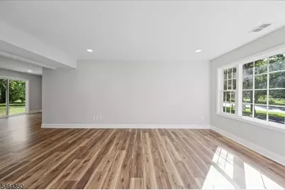 17 Londonderry Dr, Raritan Township, NJ 08822 - Photo 7