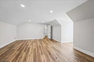 17 Londonderry Dr, Raritan Township, NJ 08822 - Photo 27