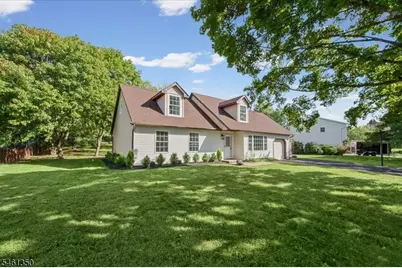 17 Londonderry Dr, Raritan Township, NJ 08822 - Photo 3
