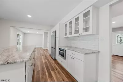 17 Londonderry Dr, Raritan Township, NJ 08822 - Photo 15