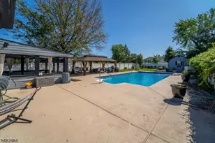 5 Sumutka Ct, Carteret, NJ 07008 - Photo 5