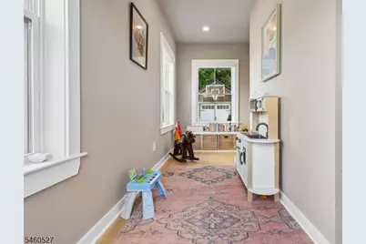 39 Walnut Cres, Montclair, NJ 07042 - Photo 15