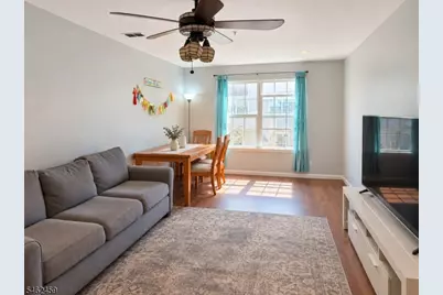 16 Wilmbelton Ct, Edison, NJ 08820 - Photo 3