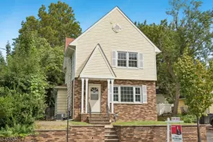 11 Wittkop Pl, Millburn, NJ 07041 - Photo 3