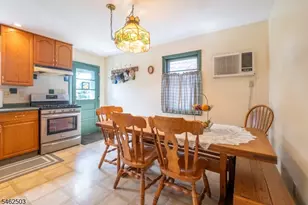 34 Cottage Pl, Garfield, NJ 07026 - Photo 5