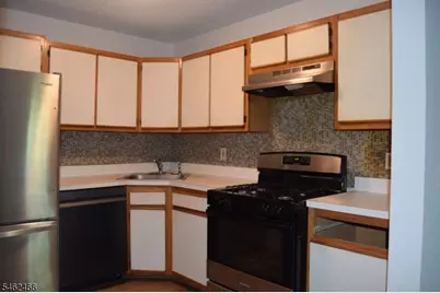 1104 Sage Ct #1104, Mahwah Twp., NJ 07430 - Photo 3