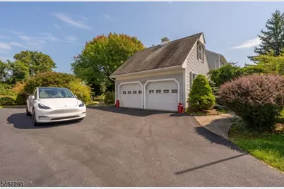 9 Sierra Dr, Washington Township, NJ 07830 - Photo 5
