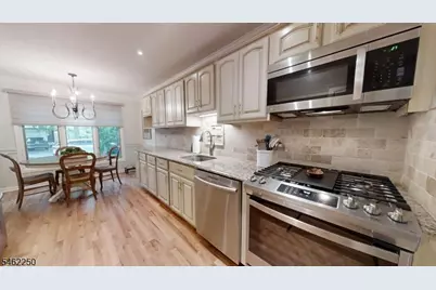25 Stonegate Dr, Roseland, NJ 07068 - Photo 5