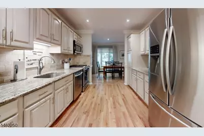 25 Stonegate Dr, Roseland, NJ 07068 - Photo 3