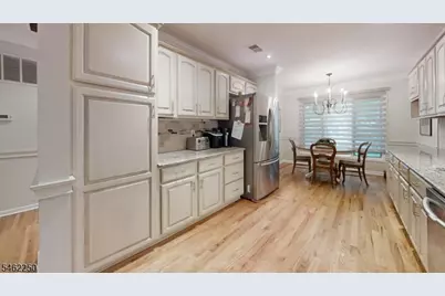 25 Stonegate Dr, Roseland, NJ 07068 - Photo 7