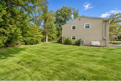 27 Fawn Cir, Berkeley Heights Township, NJ 07922 - Photo 11