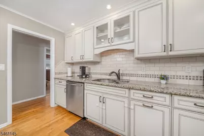 27 Fawn Cir, Berkeley Heights Township, NJ 07922 - Photo 15