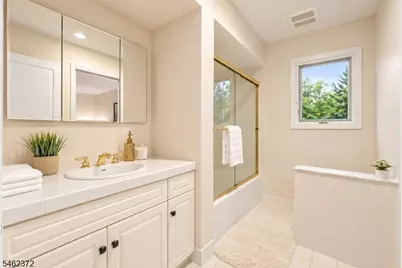 76 Mohawk Rd, Millburn, NJ 07078 - Photo 33