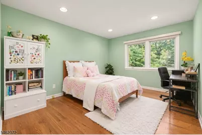 76 Mohawk Rd, Millburn, NJ 07078 - Photo 25
