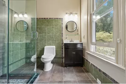 46 Monroe Pl, Bloomfield, NJ 07003 - Photo 23