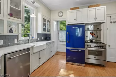 46 Monroe Pl, Bloomfield, NJ 07003 - Photo 13