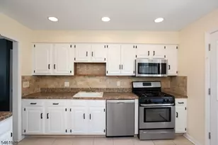102 Gold St, Green Brook Township, NJ 08812 - Photo 5
