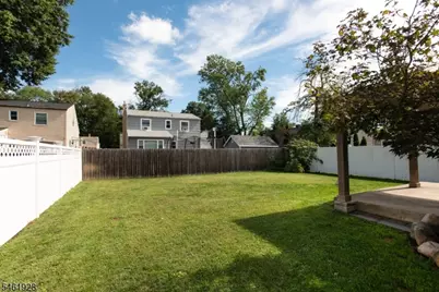 102 Gold St, Green Brook Township, NJ 08812 - Photo 15