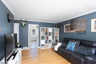102 Gold St, Green Brook Township, NJ 08812 - Photo 3