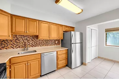 48 Ellen Heath Dr #48, Old Bridge Township, NJ 07747 - Photo 5