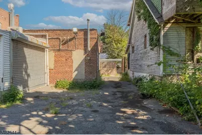 122 Myrtle Ave, Irvington, NJ 07111 - Photo 11