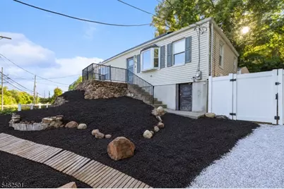 20 Greenwood Ave, Wanaque, NJ 07420 - Photo 3