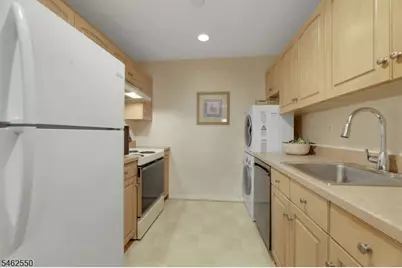 50 Rock Rd #B10, Hawthorne, NJ 07506 - Photo 11