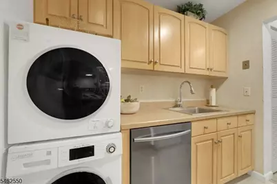 50 Rock Rd #B10, Hawthorne, NJ 07506 - Photo 13