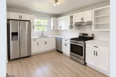 211 E 9th Ave, Roselle, NJ 07203 - Photo 11