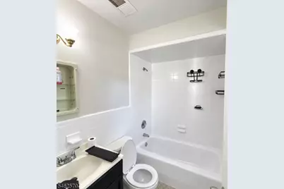211 E 9th Ave, Roselle, NJ 07203 - Photo 9