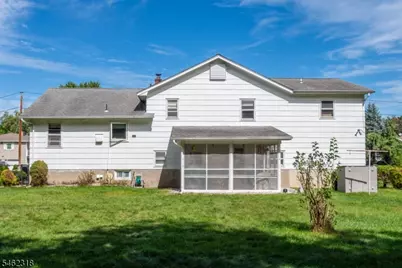 4 Sycamore Pl, Fairfield, NJ 07004 - Photo 29