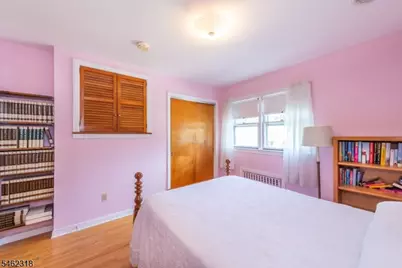 4 Sycamore Pl, Fairfield, NJ 07004 - Photo 19