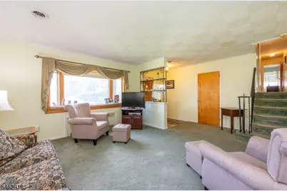 4 Sycamore Pl, Fairfield, NJ 07004 - Photo 5